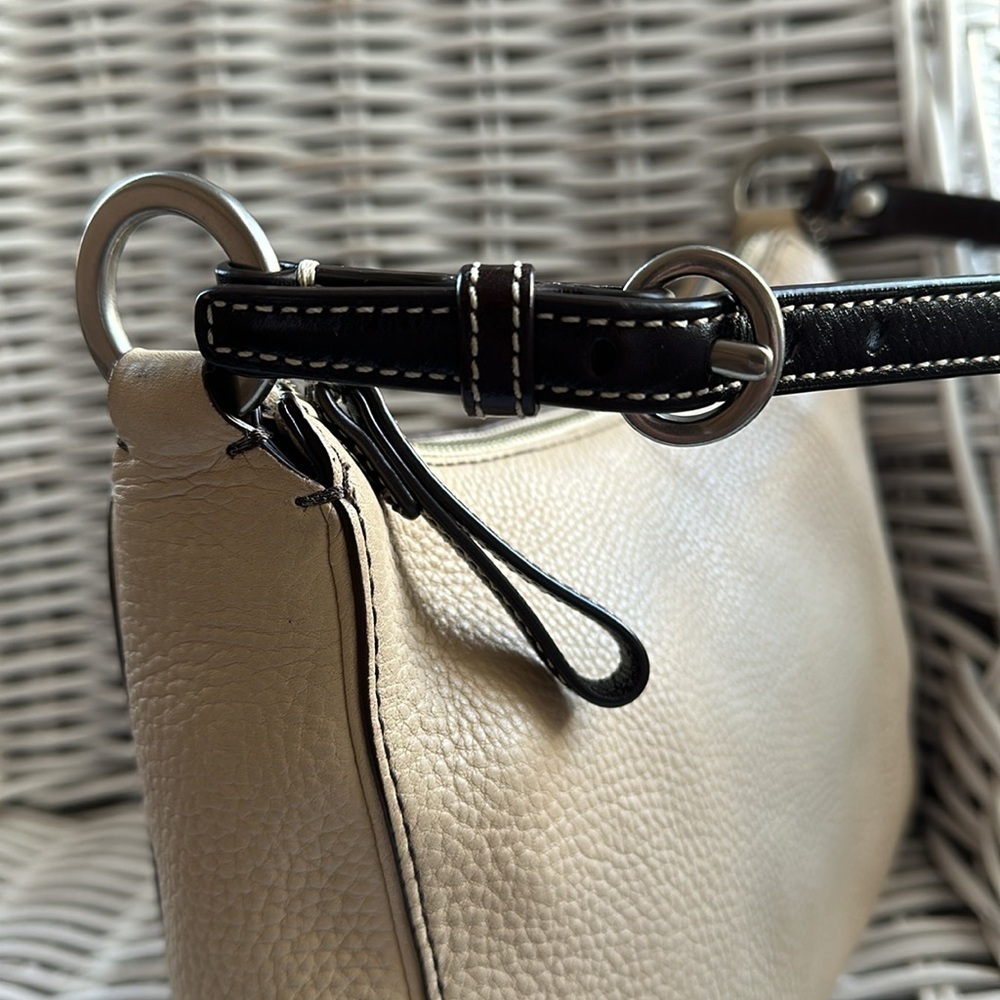 COACH Chelsea Beige Pebbled Leather Shoulder Bag - Picture 13 of 16